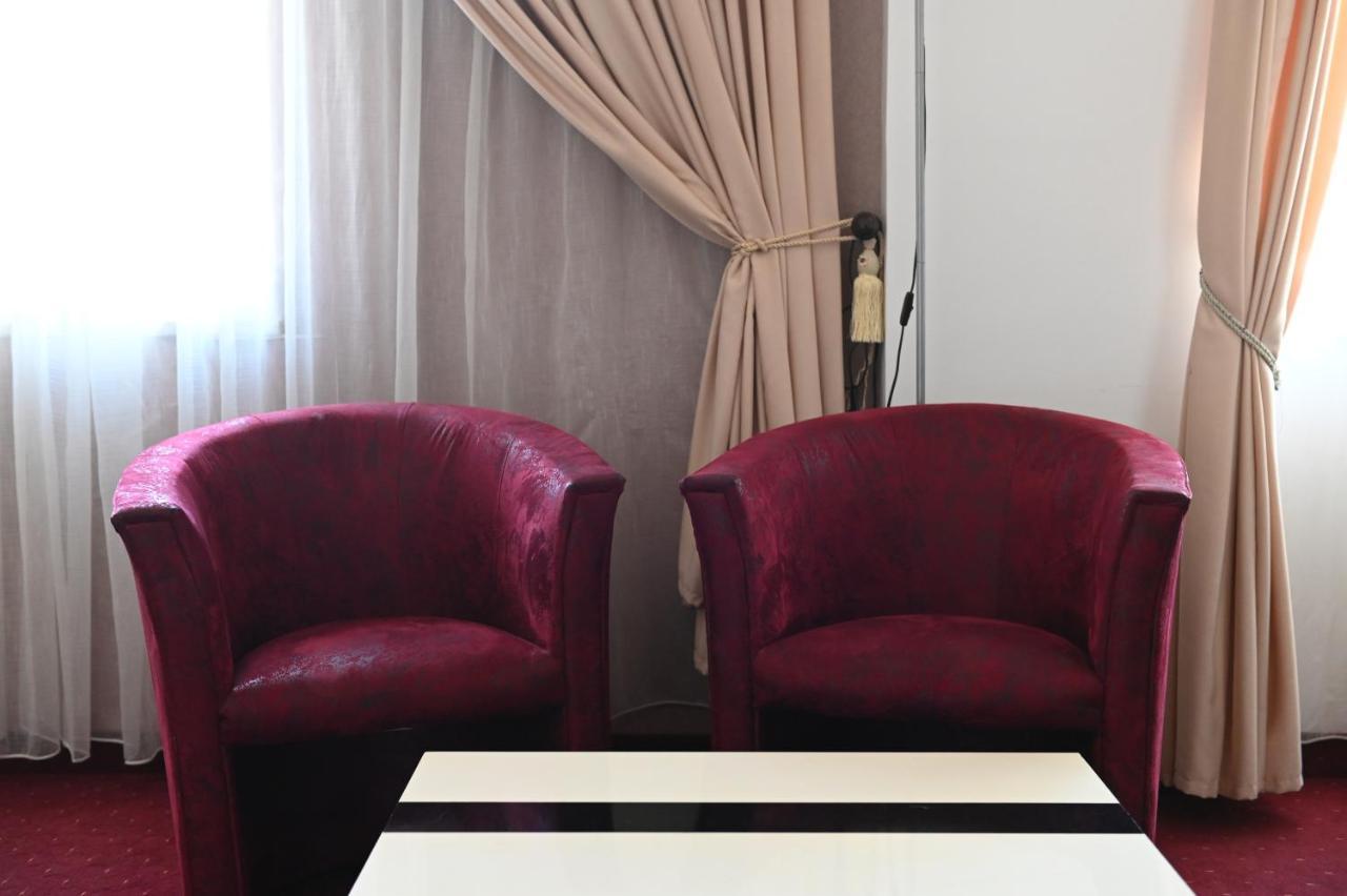 Hotel Liss Lezhe Ngoại thất bức ảnh