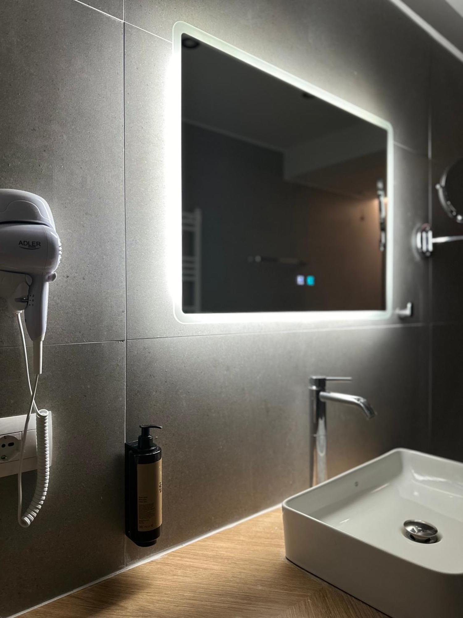 Hotel Liss Lezhe Ngoại thất bức ảnh